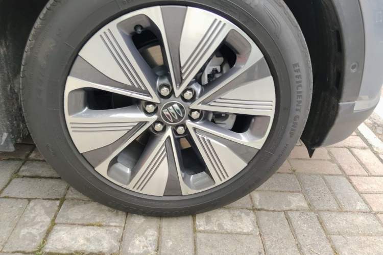 Used Buick E4 2023 Deluxe Edition Right Front Wheel Hub