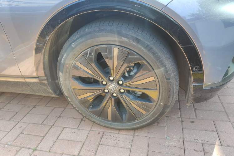 Used Buick E4 2023 GS Edition Right Front Wheel Hub