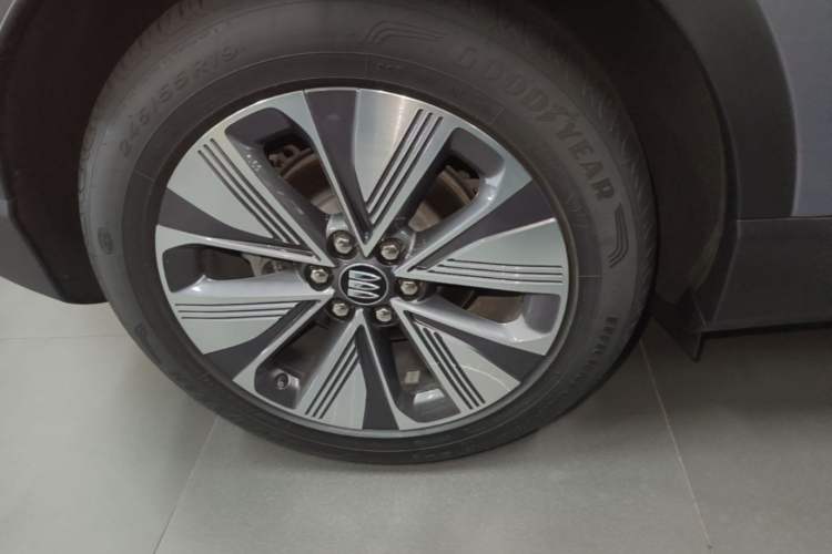 Used Buick E4 2023 Smart Edition Right Rear Wheel Hub