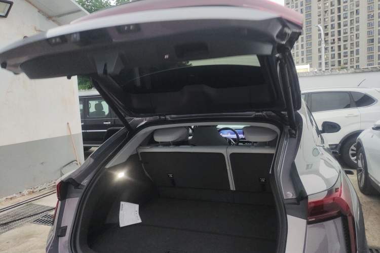 Used Buick E4 2023 Deluxe Edition Trunk