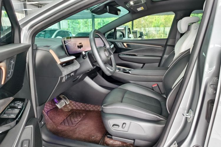 Used Buick E4 2023 GS Edition Interior 2
