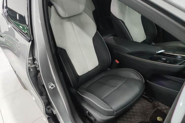 Used Buick E4 2023 GS Edition Right Front Seat