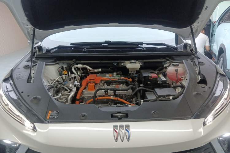 Used Buick E4 2023 Deluxe Edition Engine Bay