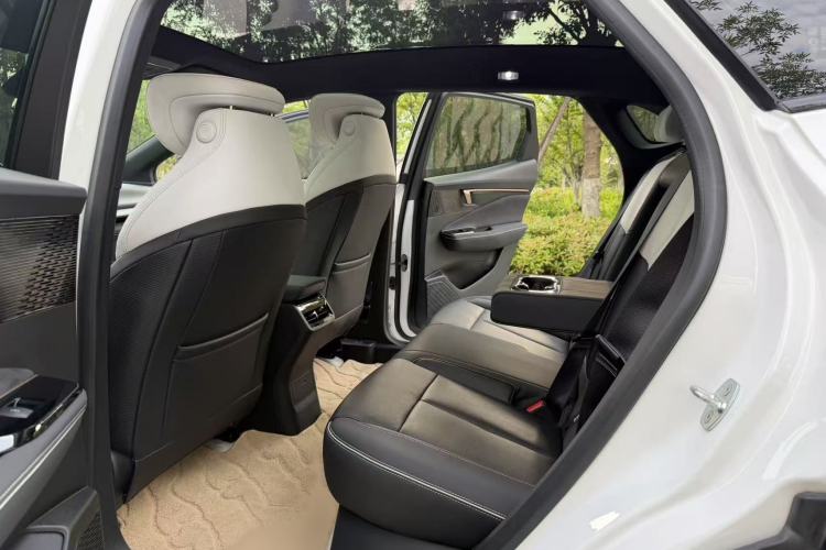 Used Buick E4 2023 GS Edition Interior 3