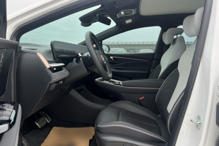 Used Buick E4 2023 GS Edition Interior 4