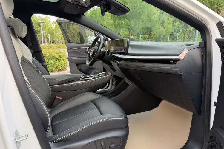 Used Buick E4 2023 GS Edition Interior 4