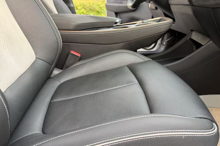 Used Buick E4 2023 GS Edition Interior 8