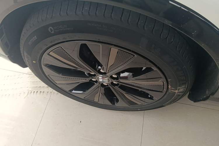 Used Buick E4 2023 GS Edition Left Front Wheel Hub