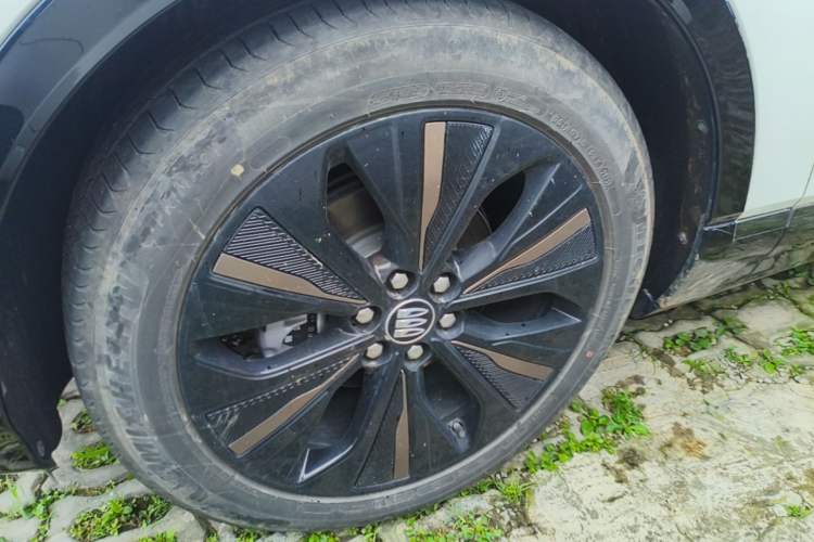 Used Buick E4 2023 GS Edition Left Front Wheel Hub
