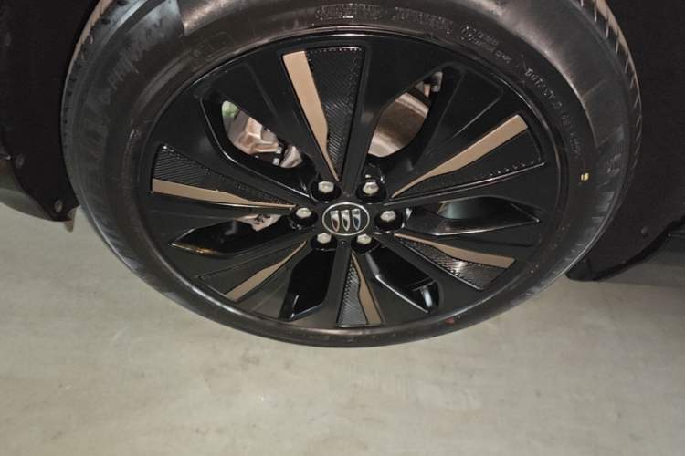Used Buick E4 2023 GS Edition Left Front Wheel Hub