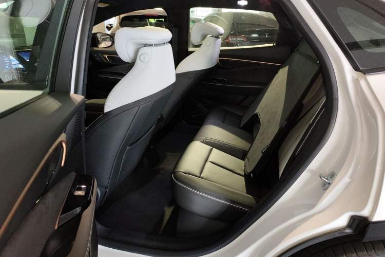 Used Buick E4 2023 GS Edition Left Rear Seat
