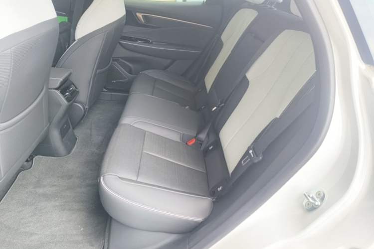 Used Buick E4 2023 GS Edition Left Rear Seat