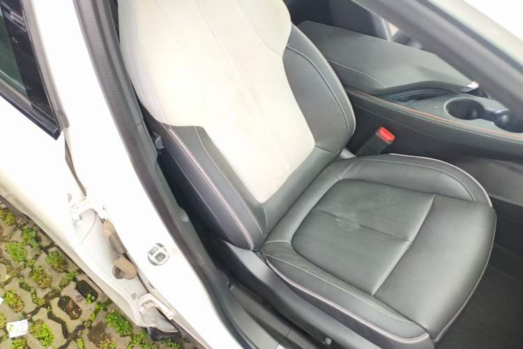 Used Buick E4 2023 GS Edition Right Front Seat