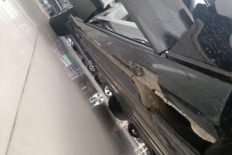 Used Buick E4 2023 GS Edition Right Side Sill
