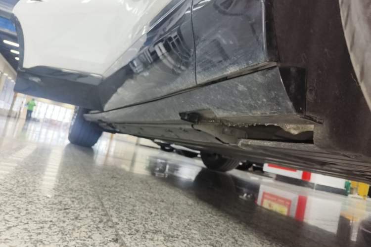 Used Buick E4 2023 GS Edition Right Side Sill