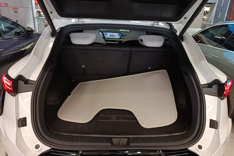 Used Buick E4 2023 GS Edition Trunk