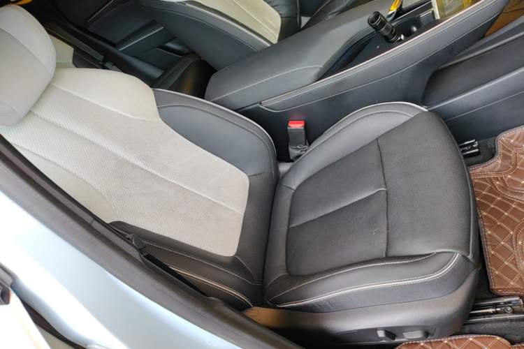 Used Buick E4 2023 GS Edition Right Front Seat
