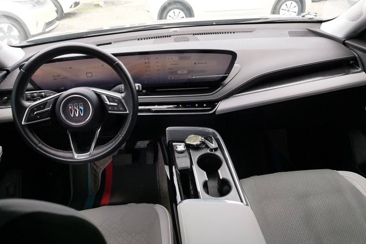 Used Buick E5 2023 Zhenxiang Standard Range Edition Center Console