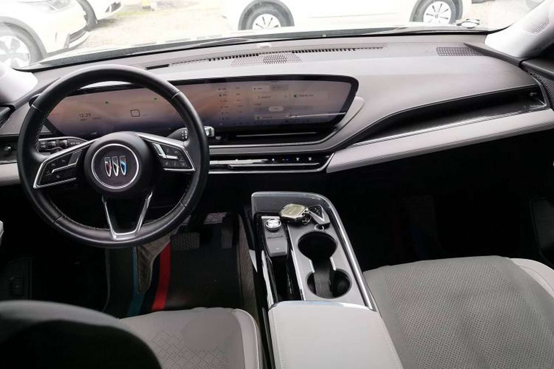 Used Buick E5 2023 Zhenxiang Standard Range Edition Center Console