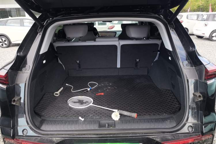 Used Buick E5 2023 Zhenxiang Standard Range Edition Trunk