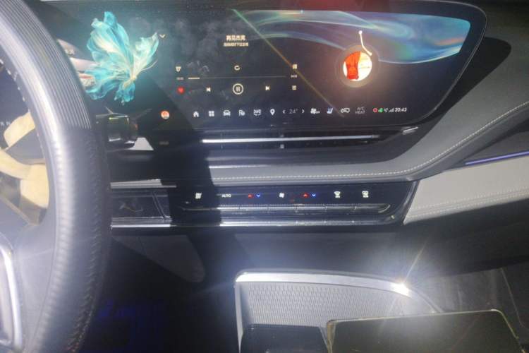 Used Buick E5 2023 Premium Long-Range Version Audio And AC Panel