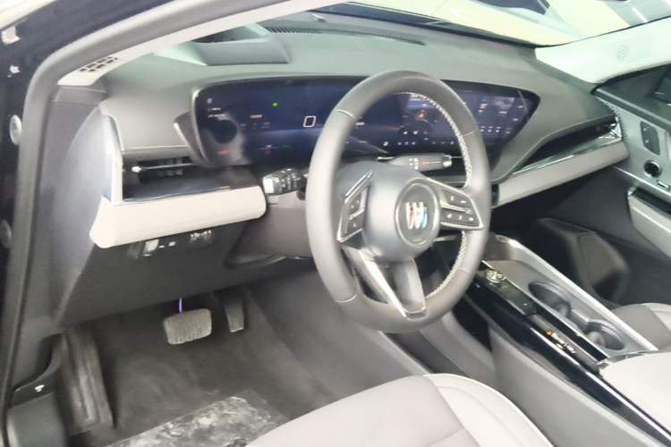 Used Buick E5 2023 Zhenxiang Standard Range Edition Center Console