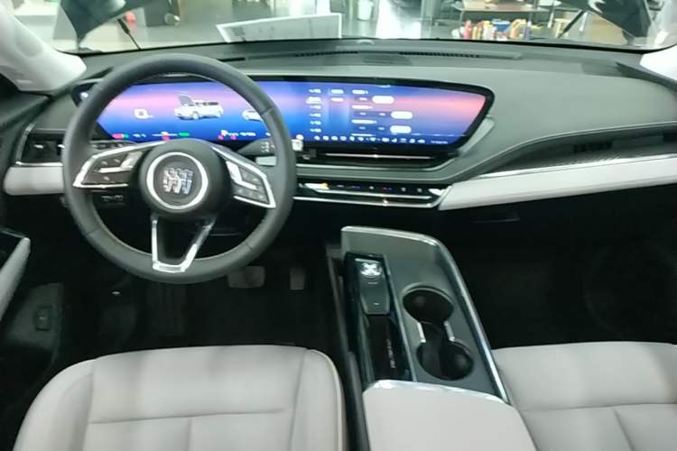 Used Buick E5 2023 Zhenxiang Standard Range Edition Center Console