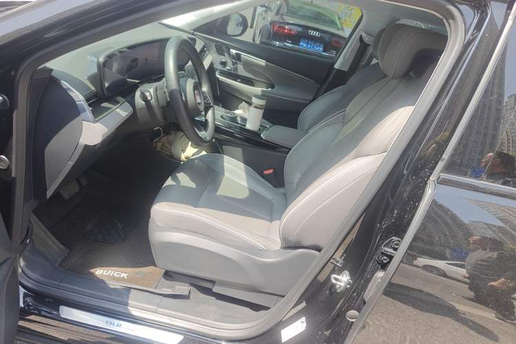 Used Buick E5 2023 Zhenxiang Standard Range Edition Interior 1