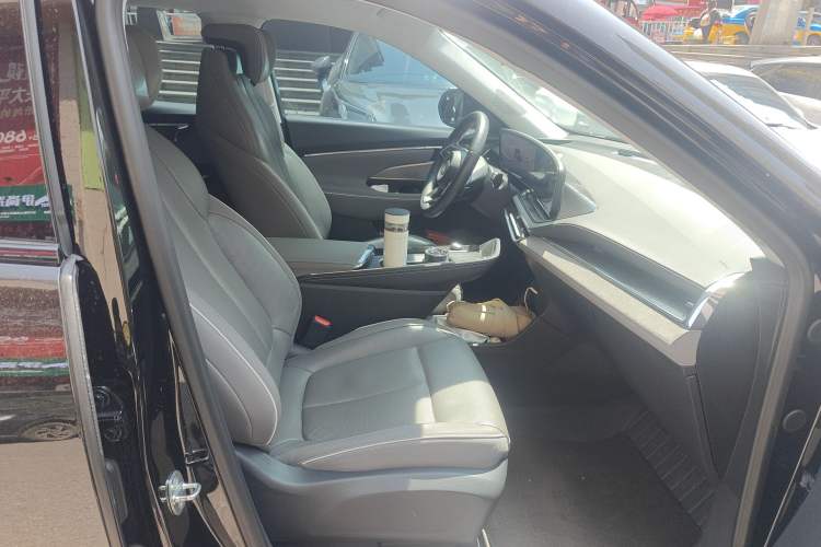 Used Buick E5 2023 Zhenxiang Standard Range Edition Interior 4