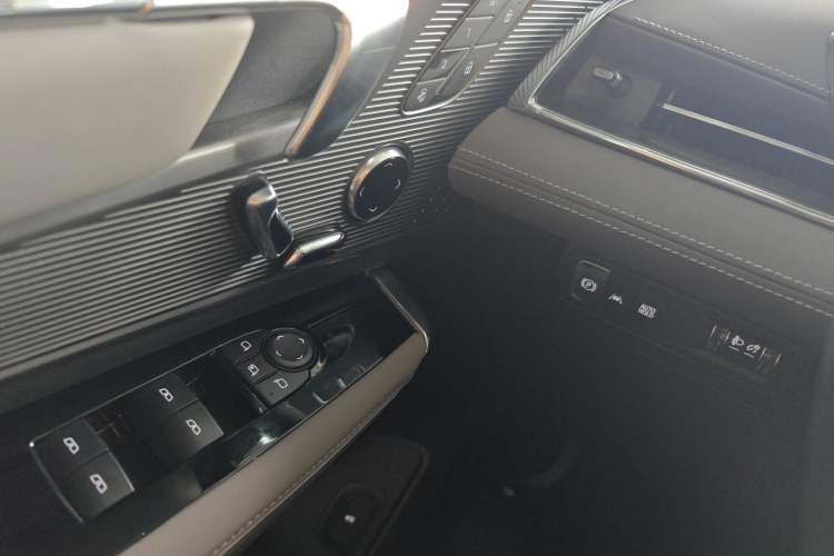 Used Buick E5 2023 Zhenxiang Standard Range Edition Interior 6