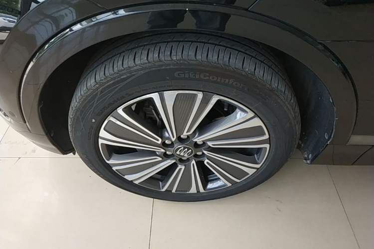 Used Buick E5 2023 Zhenxiang Standard Range Edition Left Front Wheel Hub