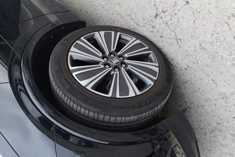 Used Buick E5 2023 Zhenxiang Standard Range Edition Left Front Wheel Hub