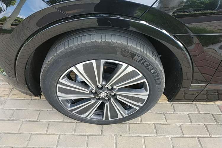 Used Buick E5 2023 Zhenxiang Standard Range Edition Left Front Wheel Hub