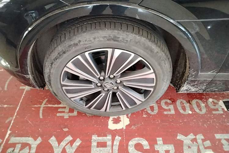 Used Buick E5 2023 Zhenxiang Standard Range Edition Left Front Wheel Hub