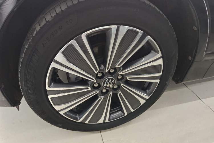 Used Buick E5 2023 Zhenxiang Standard Range Edition Left Front Wheel Hub