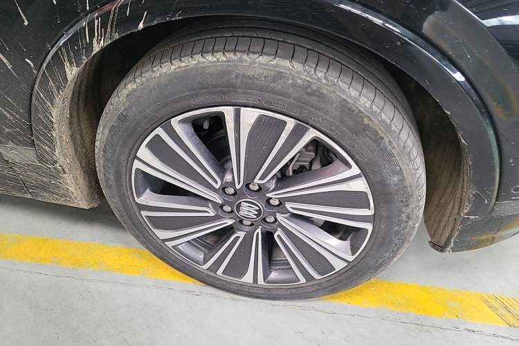 Used Buick E5 2023 Zhenxiang Standard Range Edition Right Front Wheel Hub