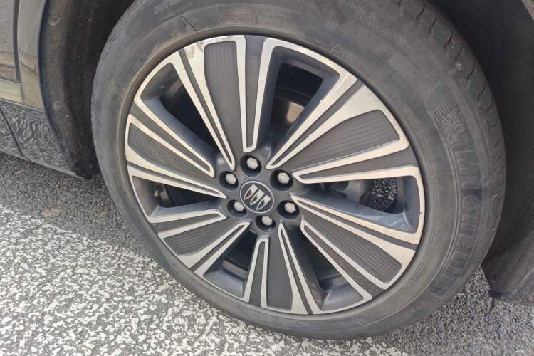 Used Buick E5 2023 Zhenxiang Standard Range Edition Right Front Wheel Hub