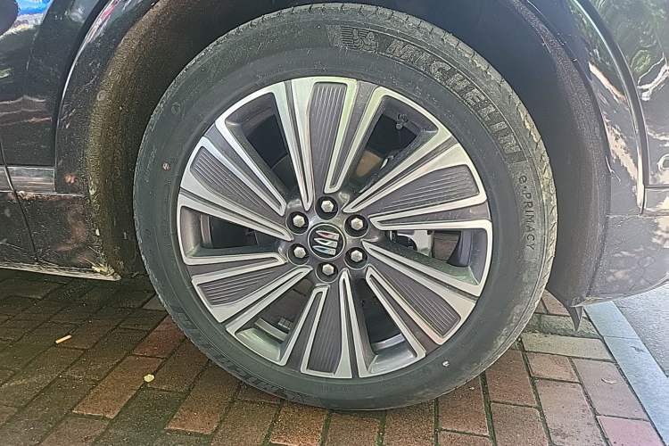 Used Buick E5 2023 Zhenxiang Standard Range Edition Right Front Wheel Hub