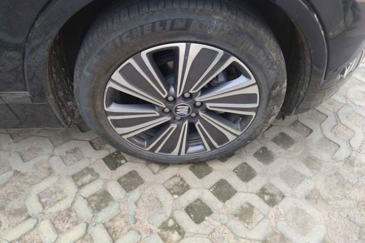Used Buick E5 2023 Zhenxiang Standard Range Edition Right Front Wheel Hub