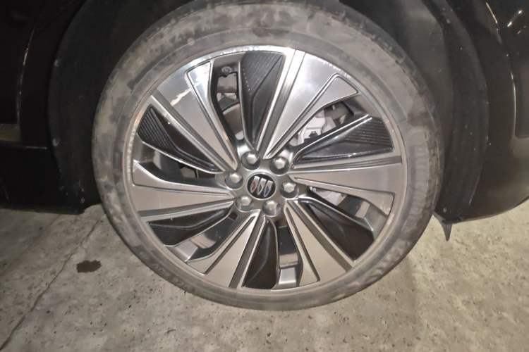 Used Buick E5 2023 Zhixiang Standard Range Edition Right Front Wheel Hub
