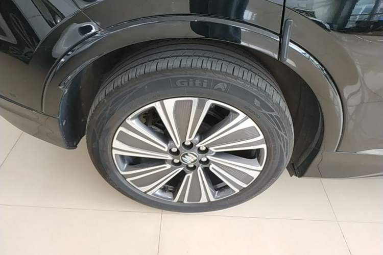 Used Buick E5 2023 Zhenxiang Standard Range Edition Right Rear Wheel Hub