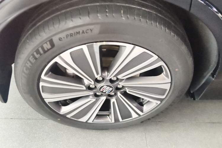 Used Buick E5 2023 Zhenxiang Standard Range Edition Right Rear Wheel Hub