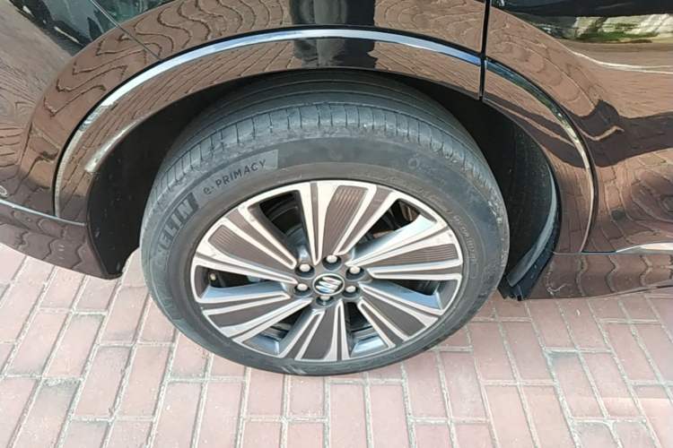 Used Buick E5 2023 Zhenxiang Standard Range Edition Right Rear Wheel Hub