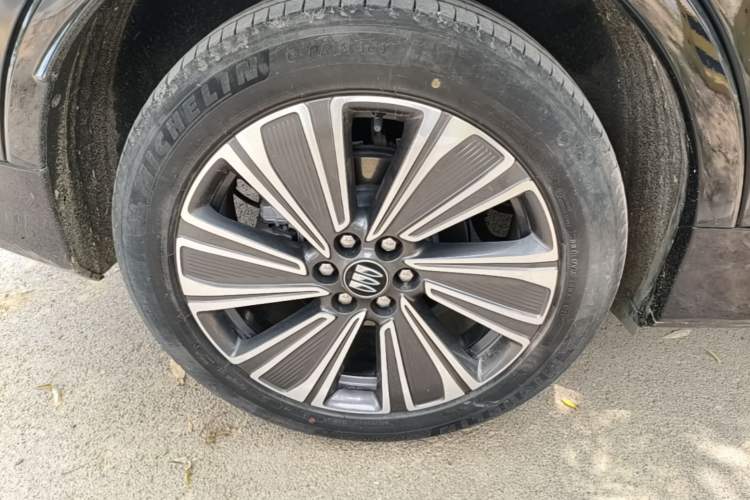 Used Buick E5 2023 Zhenxiang Standard Range Edition Right Rear Wheel Hub