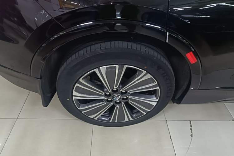 Used Buick E5 2023 Zhenxiang Standard Range Edition Right Rear Wheel Hub