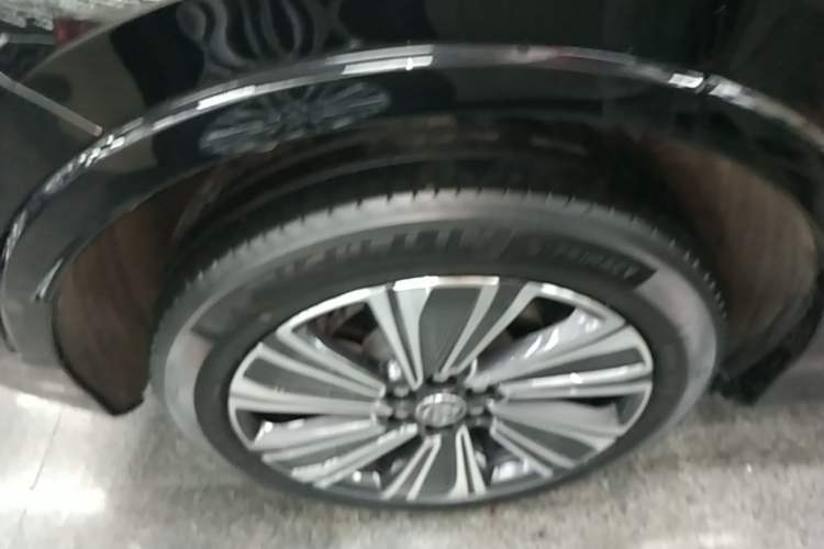 Used Buick E5 2023 Zhenxiang Standard Range Edition Right Rear Wheel Hub