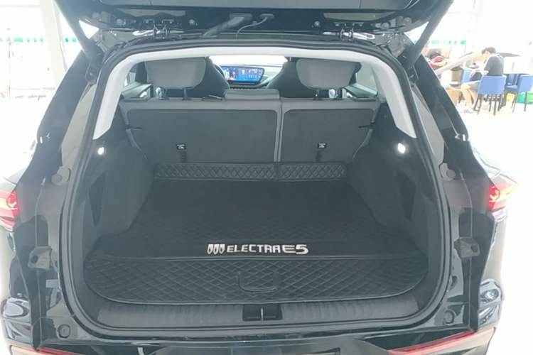 Used Buick E5 2023 Zhenxiang Standard Range Edition Trunk