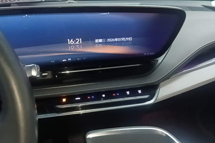 Used Buick E5 2023 Premium Long-Range Version Audio And AC Panel