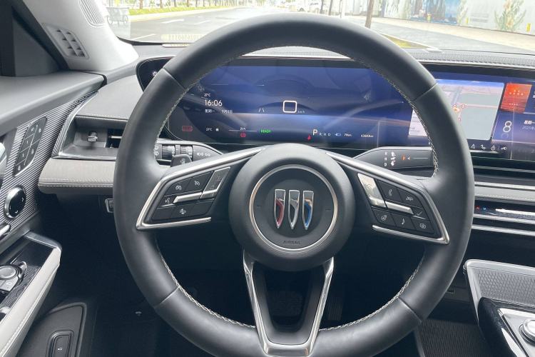 Used Buick E5 2023 Zhenxiang Standard Range Edition Interior 2