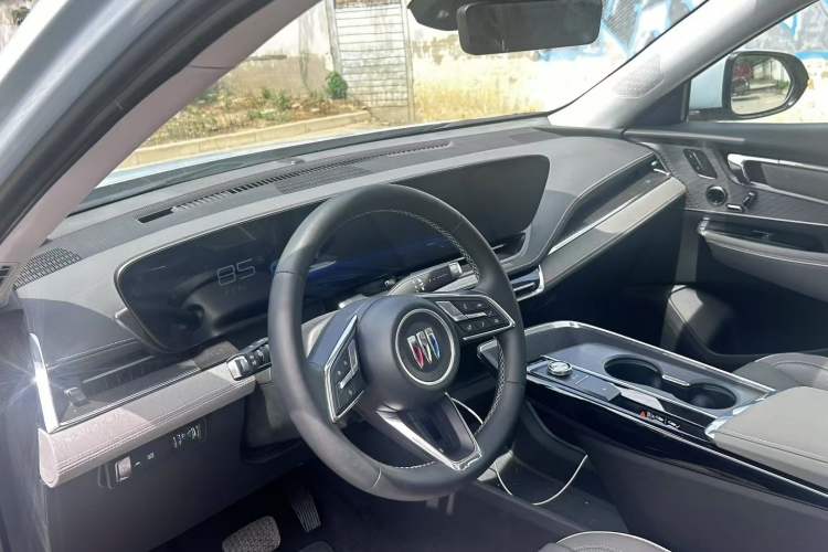 Used Buick E5 2023 Zhenxiang Standard Range Edition Interior 4
